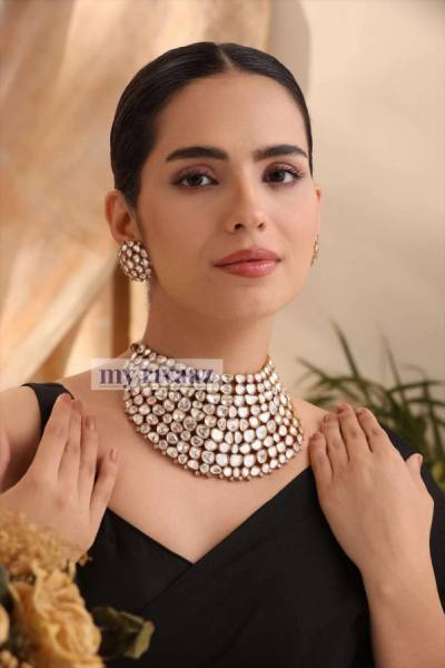 Kundan Necklace Set Styling: How to Build a Complete Look Without Overdoing the Jewelry