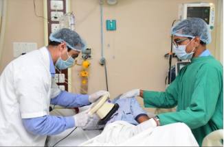 What Happens At Your First Visit to a Back Pain Specialist Doctor